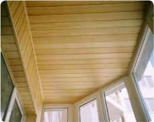 Отделка потолков на балконе